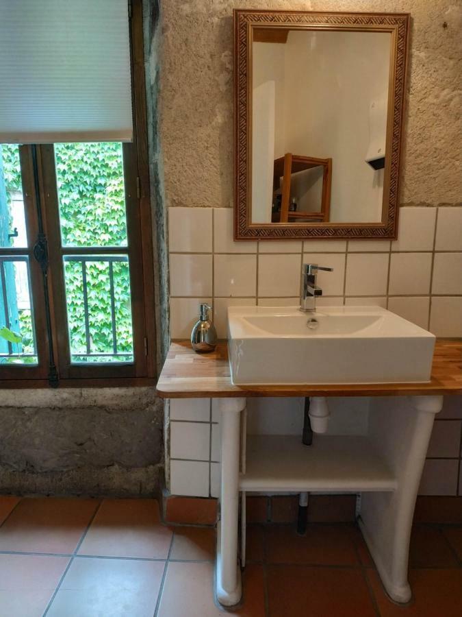 Gite Les Volets Verts Cesseras Eksteriør bilde
